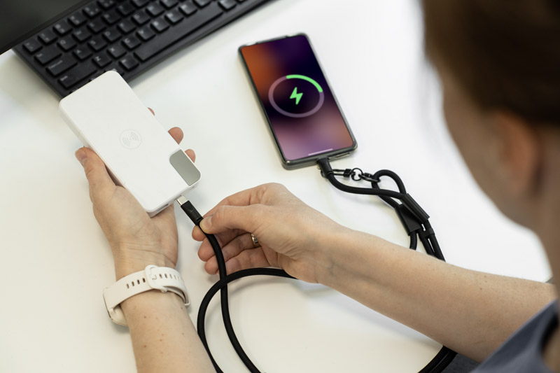 Smycz do telefonu z funkcją ładowania 60W CHARD - obrazek 6